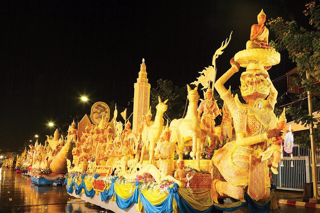 ‘เทียน’ตระการตา