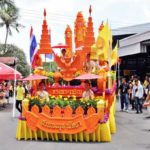 ช้างแสนรู้ ร่วมสืบสานประเพณี แห่เทียนพรรษา ที่สวนนงนุชพัทยา
