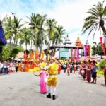 ช้างแสนรู้ ร่วมสืบสานประเพณี แห่เทียนพรรษา ที่สวนนงนุชพัทยา