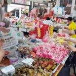 ตลาดศรีราชาซบเซา คนซื้อของไหว้ สารทจีน ลดฮวบ! ทำยอดขายตกเป็นเท่าตัว