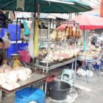 ตลาดศรีราชาซบเซา คนซื้อของไหว้ สารทจีน ลดฮวบ! ทำยอดขายตกเป็นเท่าตัว
