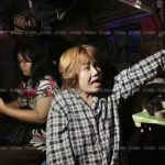 ระทึก! ไฟไหม้บ้านชุมชนทรัพย์สินเก่า เผาวอด6หลัง เผยนาทีพาลูก-สุนัขหนีตาย