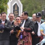 'บิ๊กตู่' ลั่นผมเป็นลูกผู้ชาย-ไม่ขัดแย้งใคร! พระเตือนอย่าหัวร้อน สส.เพื่อไทย โผล่รับ