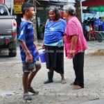 ชีวิตรันทด! ยายไร้ที่อยู่ หอบลูกตาบอด-หลานนอนศาลารอรถ เผยถูกรุมตี-เผาไล่ที่