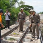 ที่แท้ ลุงวัย 50 ปี ขโมยสกรูยึดราง ทำรถไฟสายใต้ตกราง สารภาพเอาไปขายโลละ 2 บาท
