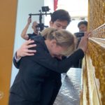 ครอบครัวรากแก่น ร่ำไห้ ส่งพ่อเทพบุตร ครั้งสุดท้าย คนบันเทิง-หมอลำ ร่วมอาลัย