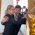 ครอบครัวรากแก่น ร่ำไห้ ส่งพ่อเทพบุตร ครั้งสุดท้าย คนบันเทิง-หมอลำ ร่วมอาลัย