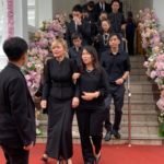 ครอบครัวรากแก่น ร่ำไห้ ส่งพ่อเทพบุตร ครั้งสุดท้าย คนบันเทิง-หมอลำ ร่วมอาลัย