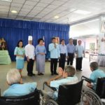 อธิบดีสถ. -ประธานสภาสตรีฯ มอบสิ่งของให้ผู้สูงอายุ เนื่องในวันเฉลิมพระชนมพรรษา