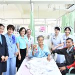 รพ.ตำรวจ มอบดอกไม้ไหว้คุณแม่ ร่วมส่งต่อความรักให้ผู้ป่วย เนื่องในวันแม่แห่งชาติ