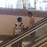 ญาญ่า ควง ณเดชน์ เที่ยวสยามฯ แจงช็อตฝ่ายจับมือข้ามถนน เพื่อความปลอดภัย