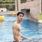 ออกัส หนุ่มสายถอด กลัวแฟนคลับเบื่อ สลัดผ้าโชว์ เรียกยอดไลก์