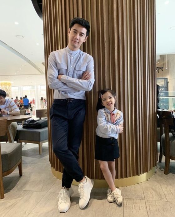 ออย ธนา ออย ธนา