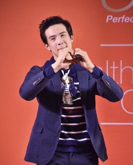 เจมส์ มาร์ เจมส์ มาร์