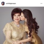 วันแม่ เหล่าคนบันเทิง แห่ลงรูปคู่ ญาญ่า หอบพวงมาลัยกราบตัก แม่แก้ว