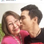 วันแม่ เหล่าคนบันเทิง แห่ลงรูปคู่ ญาญ่า หอบพวงมาลัยกราบตัก แม่แก้ว