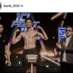 แบงค์-ธิติ ยิ้มละไม สาวหอบตุ๊กตาตัวใหญ่ พร้อมส่งกำลังใจเชียร์ ในศึก 10Fight10