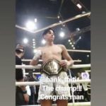 แบงค์-ธิติ ยิ้มละไม สาวหอบตุ๊กตาตัวใหญ่ พร้อมส่งกำลังใจเชียร์ ในศึก 10Fight10