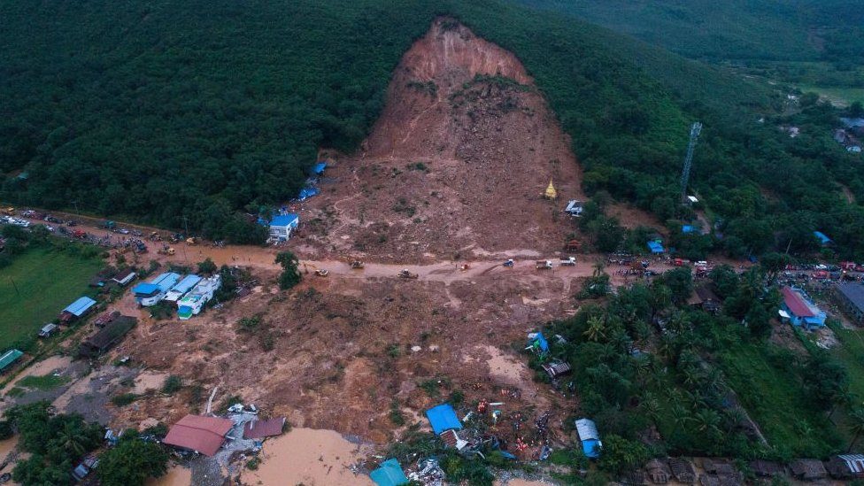 မွန်ပြည်နယ် ပေါင်မြို့ မလတ်တောင် မြေပြိုမှုကြောင်း လူပေါင်း ငါးဆယ်ကျော်သေဆုံး