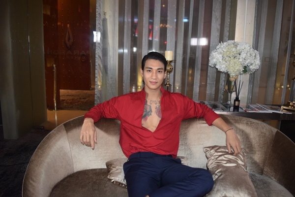 ไป๊ ตะกน นายแบบฮอตชาวพม่า