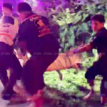 สยองชนร่างเละ! กระบะข้ามเลนอัดจยย.ขาขาดคาที่ เศษชิ้นเนื้อกระดูกเกลื่อนถนน(คลิป)