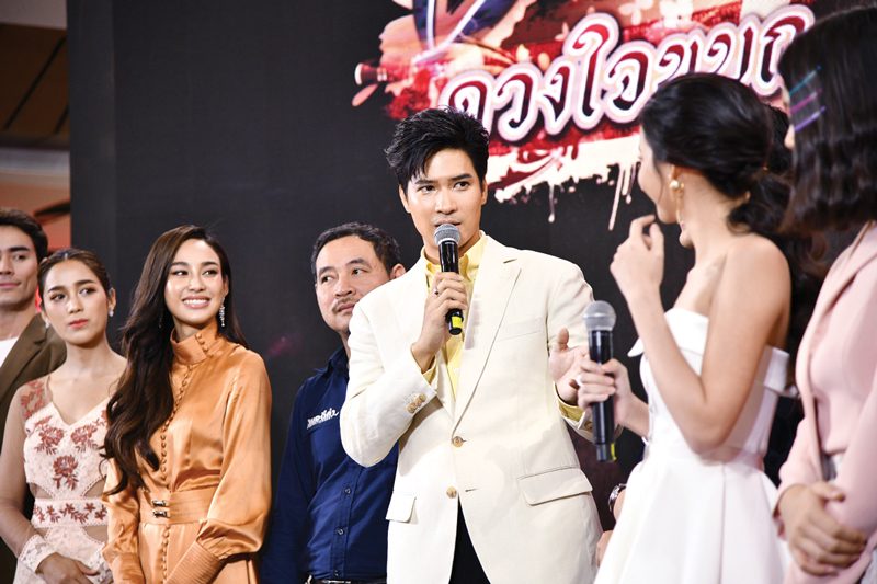 มินแซ่บนำทัพนักแสดงเดินพรมแดงสุดปัง