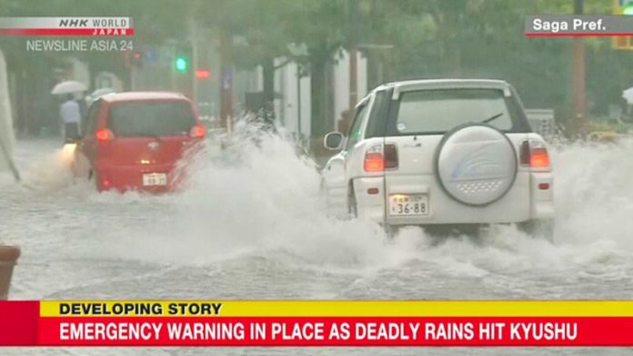 คิวชูอ่วมฝน-น้ำท่วมมิดรถ