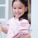 น้องปีใหม่ สายหวาน ภาพน่ารัก ลูกสาว ก้มกราบ แม่แอฟ งดงามมาก(คลิป)