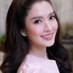 น้องปีใหม่ สายหวาน ภาพน่ารัก ลูกสาว ก้มกราบ แม่แอฟ งดงามมาก(คลิป)