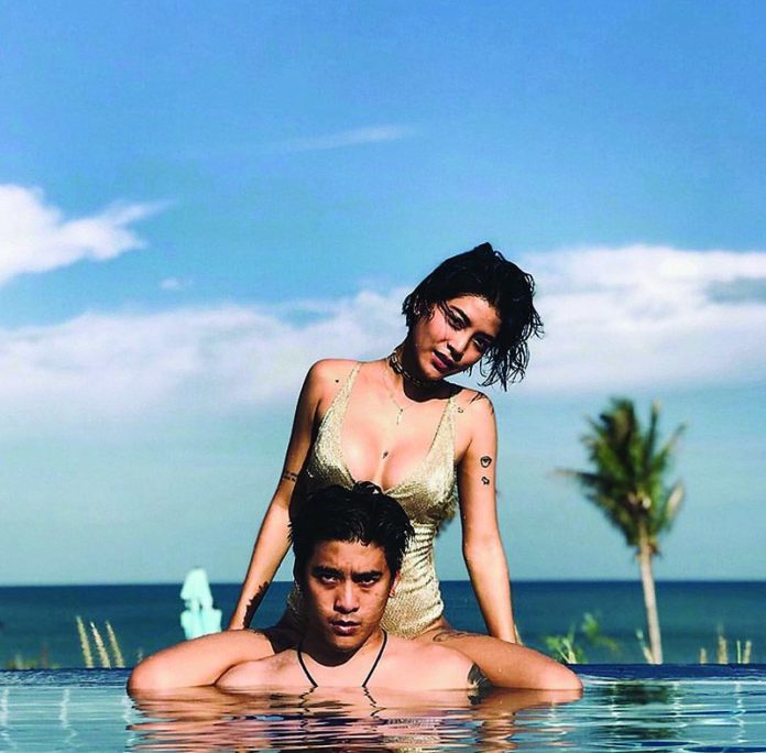 ‘สายป่าน’เซ็กซี่‘วุฒิ’สกรีน-ไม่ให้โป๊