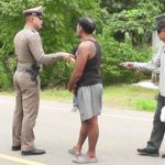 หนุ่มใหญ่ วางตะปูขวางถนน เป็นทางยาว เผยรำคาญเด็กแว้น แข่งรถเสียงดังกลางดึก 