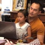 แห่ส่องคลิป สงกรานต์-ลูกสาว ปรับอีกโหมดอยู่กับพ่อ สงสัย เสียงผู้หญิงเรียก ที่รักกินข้าว!