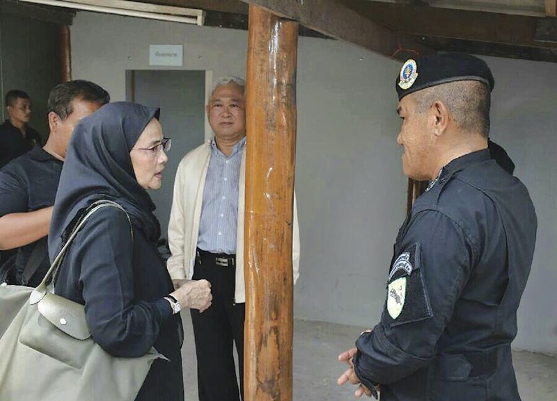 สตรี