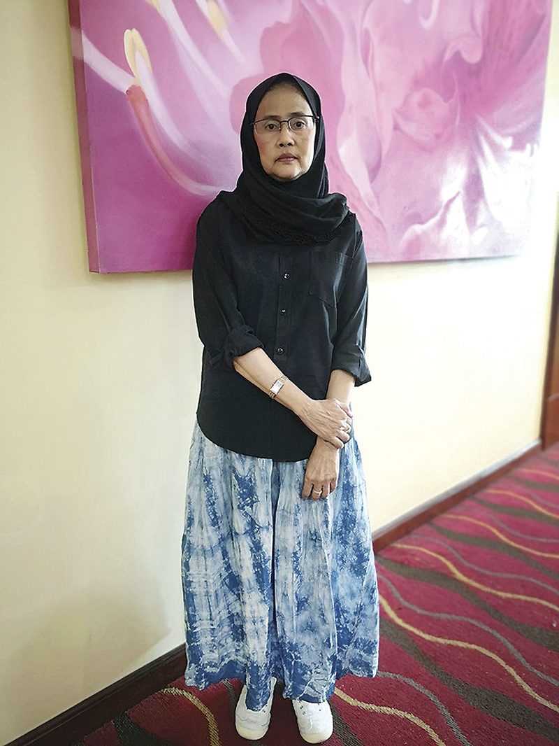 สตรี
