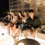 อั้ม เดินลงบันได ชาวเน็ตแห่ดูคลิปวน จะล้านวิว - พก ช่างภาพข้างกาย ไม่กล้าว่า!