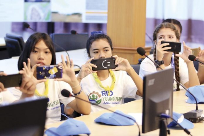 พลังโซเชี่ยลเยาวชน สู่..ภารกิจพิทักษ์น้ำ : สดจากเยาวชน
