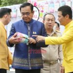 'ประยุทธ์' อารมณ์บ่จอย! สื่อตีข่าว 'ธรรมนัส' พ้อมีแต่เรื่องกระจ๊อกกระแจ๊ก น่าเบื่อ