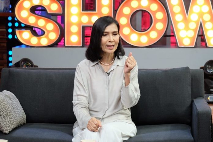 เล่านาทีมรสุมชีวิต เล่านาทีมรสุมชีวิต