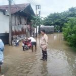 ปราจีนฯอ่วม! ฝนถล่มนาน 2วัน น้ำทะลักท่วมชุมชนตลาดเก่า ซัดสะพานขาด (คลิป)