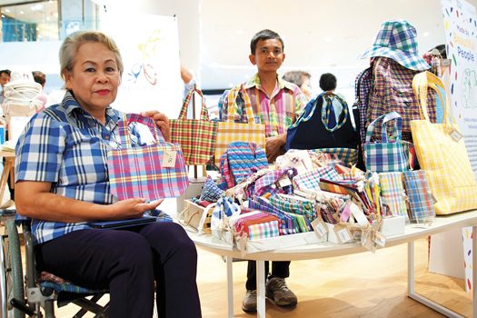 งานฝีมือคนพิเศษเพิ่มรายได้-พลังใจ