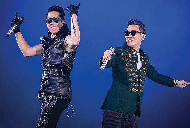 ‘บุรินทร์ ดิสโก้ อิน ทักซิโด้’