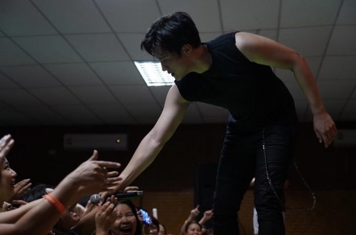 เจมส์ มาร์