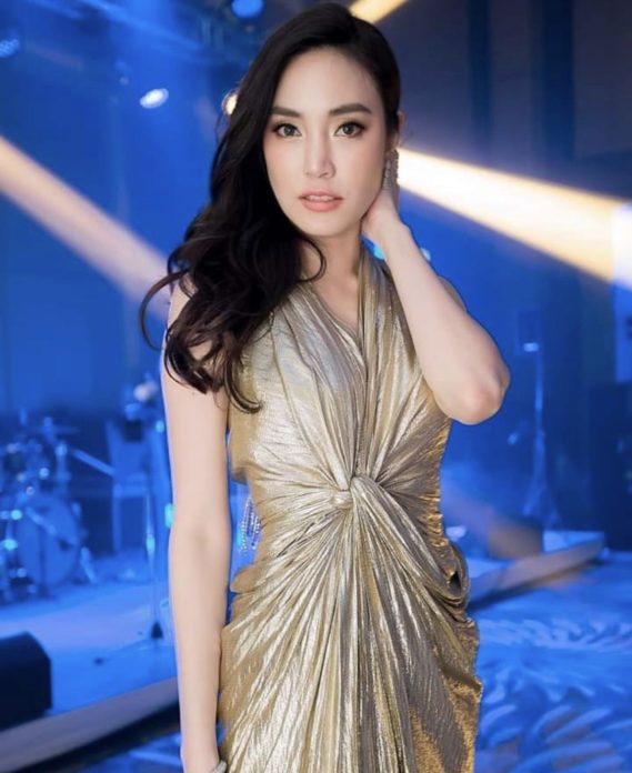 พี่เขาสวยมากๆเลยครับ