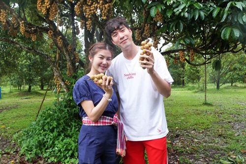 เปิ้ลควงภรรยา