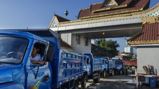 တစ်ရက် ကို အမေရိကန်ဒေါ်လာ ၅ သန်းဝန်းကျင်လောက် ကုန်သွယ်ရေးမှာဆုံးရှုံးမူတွေရှိ