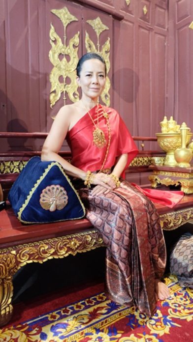 ลายผ้าไทย ลิขิตแห่งจันทร์