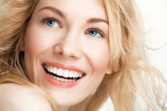 5 วิธีฝึกยิ้มเพิ่มเสน่ห์ ลดเครียด