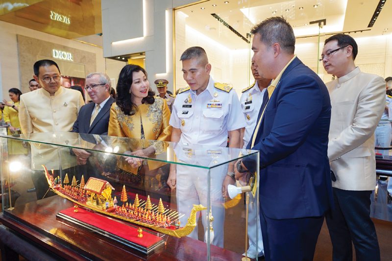 ศิลปะบนผืนน้ำวิจิตรช่างศิลป์ไทย