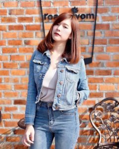 เหมือนไม่ตั้งใจ! 25 ไอเดีย โพสต์ท่ายืน แบบไหนดีนะ ให้รูปออกมาสวยสุด เหมือนไม่ตั้งใจ! 25 ไอเดีย โพสต์ท่ายืน แบบไหนดีนะ ให้รูปออกมาสวยสุด