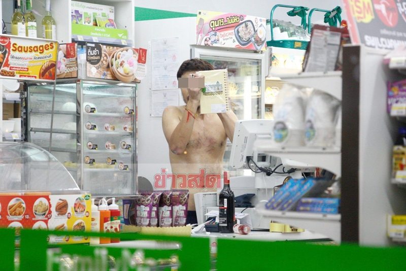 เกย์คลั่ง บุกยึดร้านสะดวกซื้อในพื้นที่จ.ชลบุรี